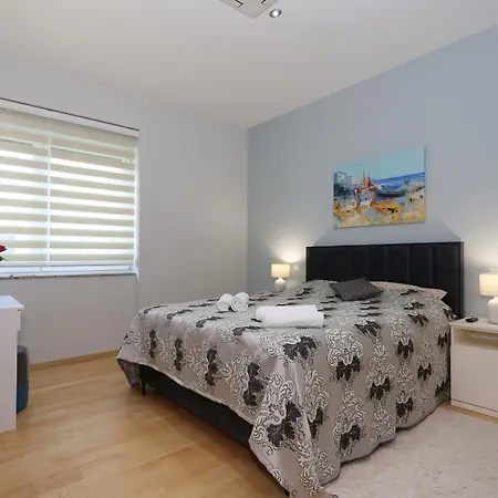 Ksenija Appartement *