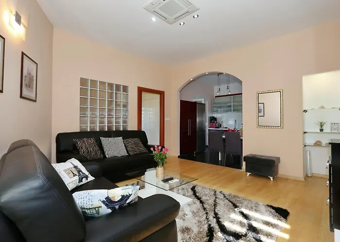 Ksenija Апартаменты Задар